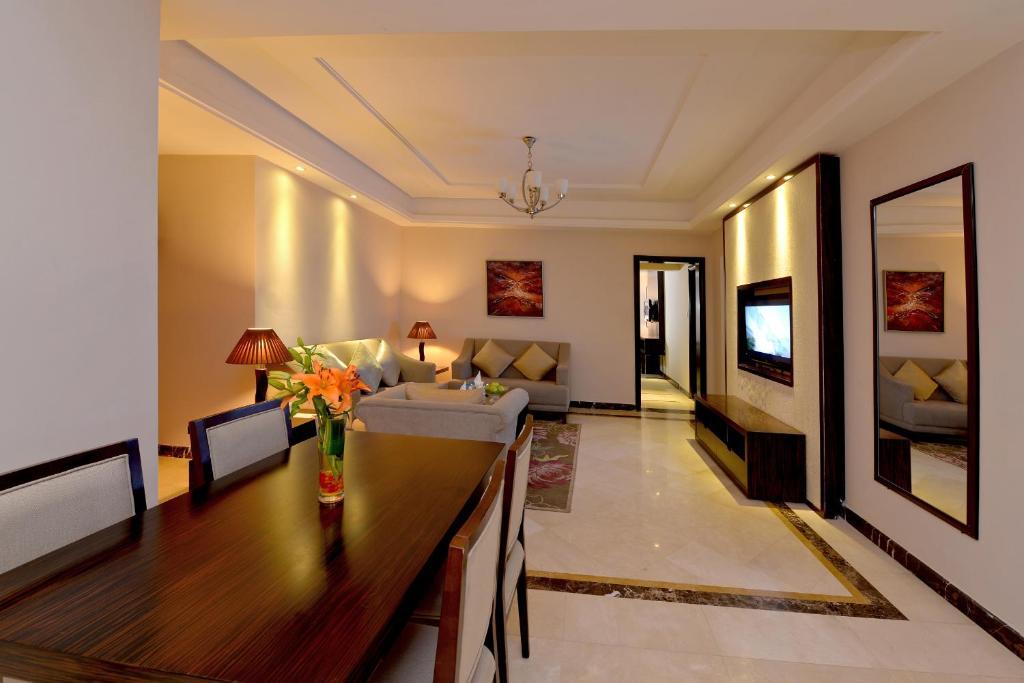 Boudl Al Woroud Aparthotel 4*